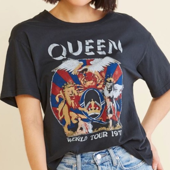 Daydreamer Tops - Daydreamer Queen World Tour 1977 Boyfriend Tee S